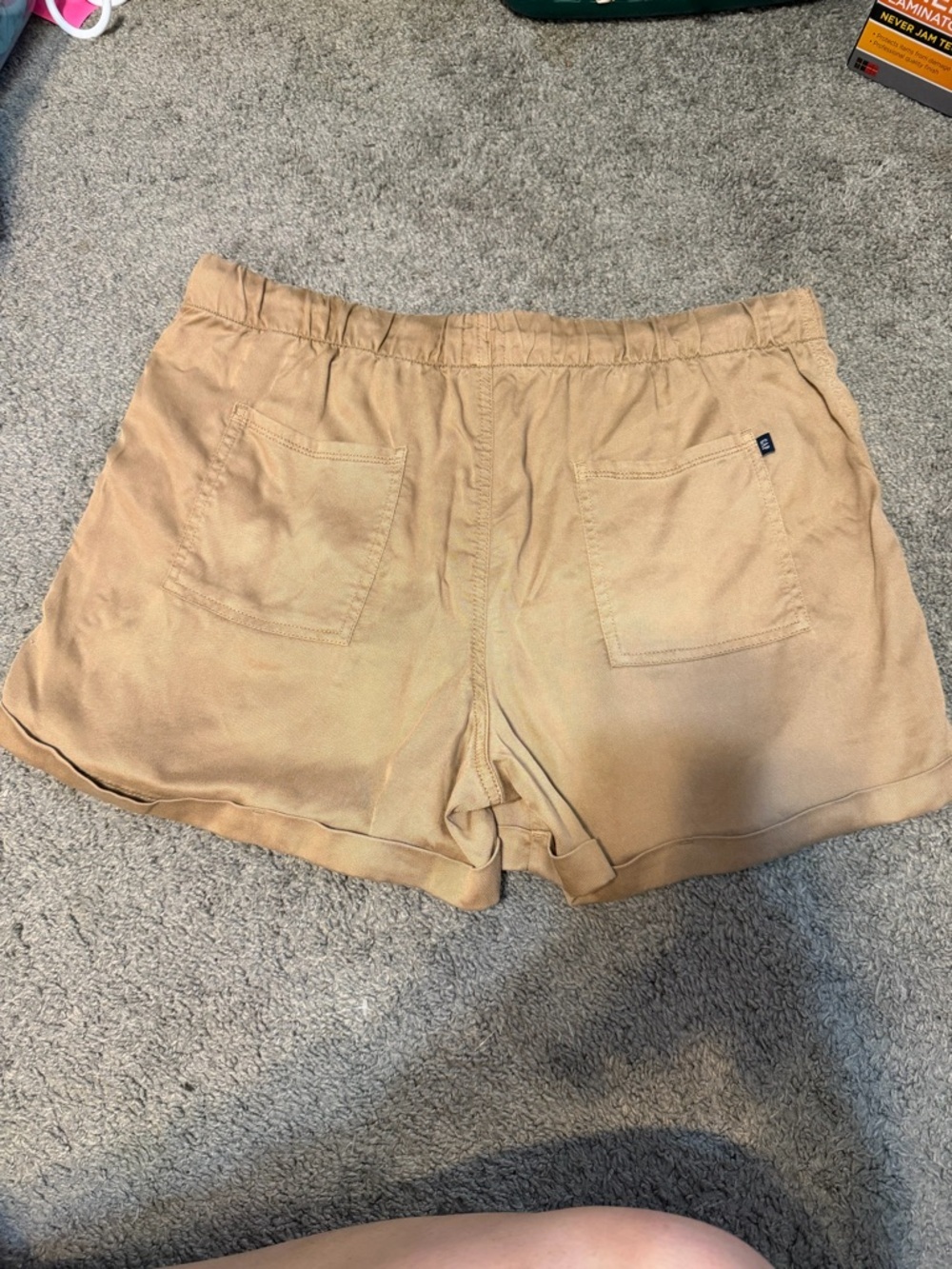 GAP Women’s Drawstring Utility Shorts in Light Tan - Picture 3 of 3